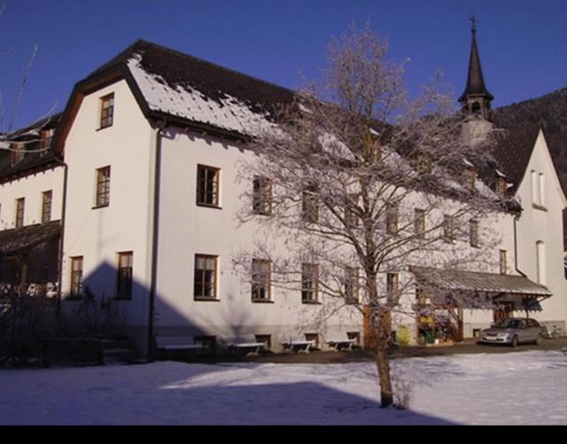 Seminar- Und Gaestehaus Im Kloster Bezau Eksteriør bilde
